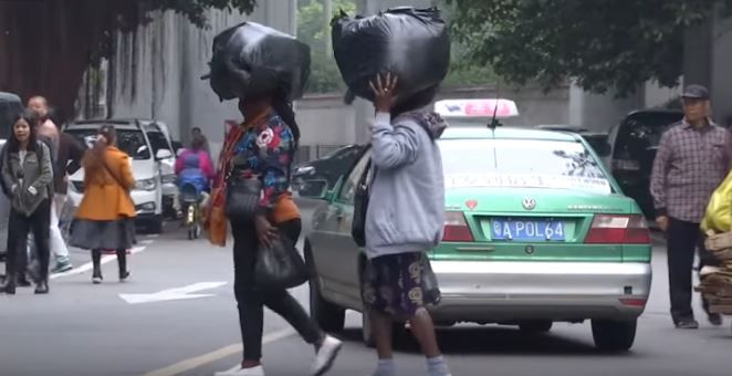 Solidarität mit afrikanischen Migranten in China in der Coronakrise