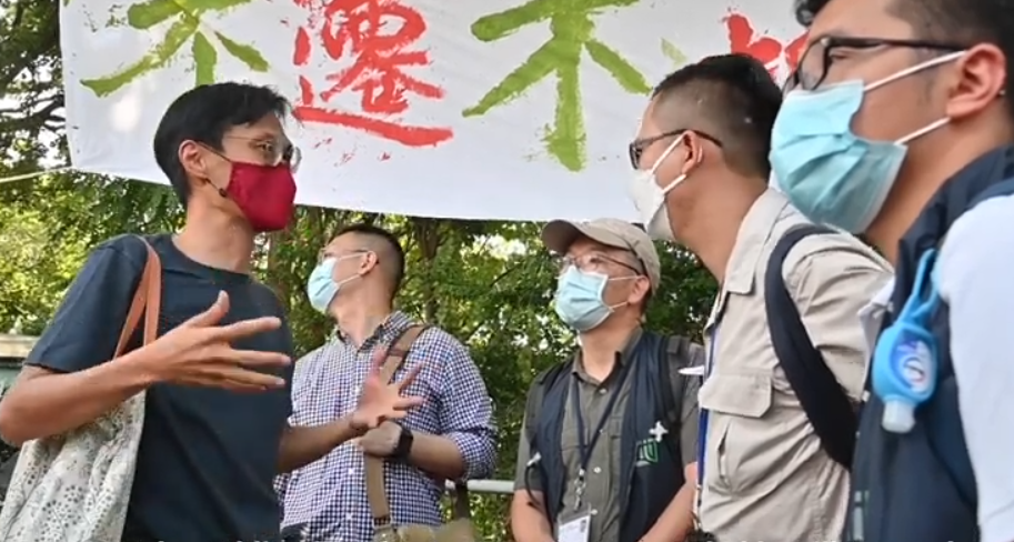 Hongkonger Dorfbewohner widersetzten sich Abrißtrupp und verhindern Räumung
